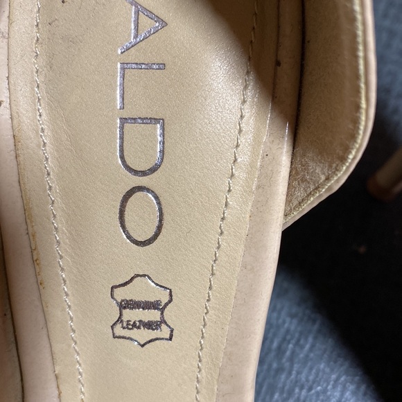 Patent leather nude 2” heels size 36 - Picture 2 of 4